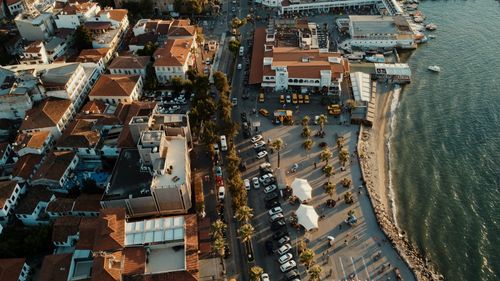 Free A stunning aerial view of Kuşadası waterfront, bustling with activity in the summer. Stock Photo