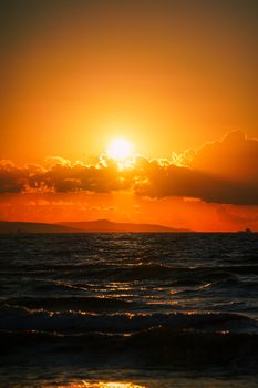 Stunning sunset over the sea with vibrant colors in Samsun, Türkiye.