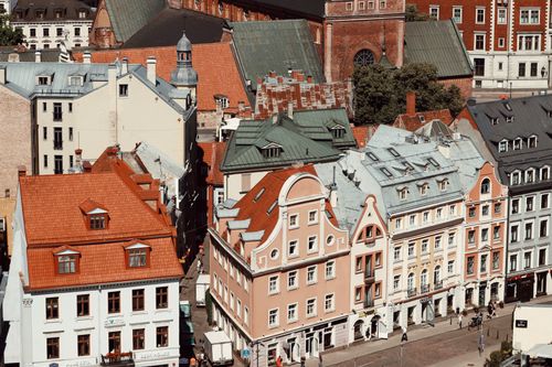 Free Charming aerial shot of historic buildings in Riga's Old Town, showcasing classic architecture. Stock Photo