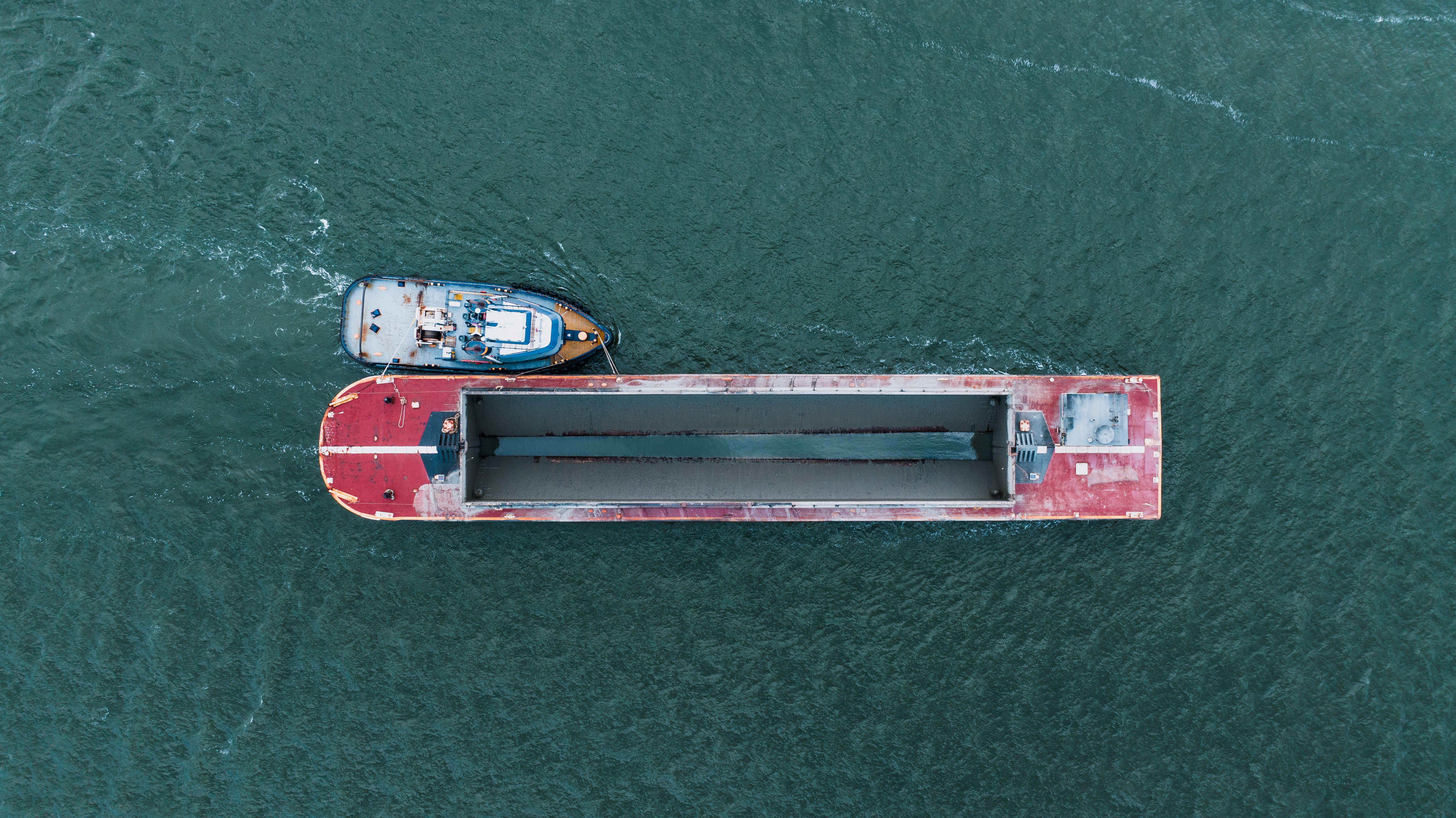 Floating Fleet AI expands scheduling tech to commercial aviation — Photo by K on Pexels