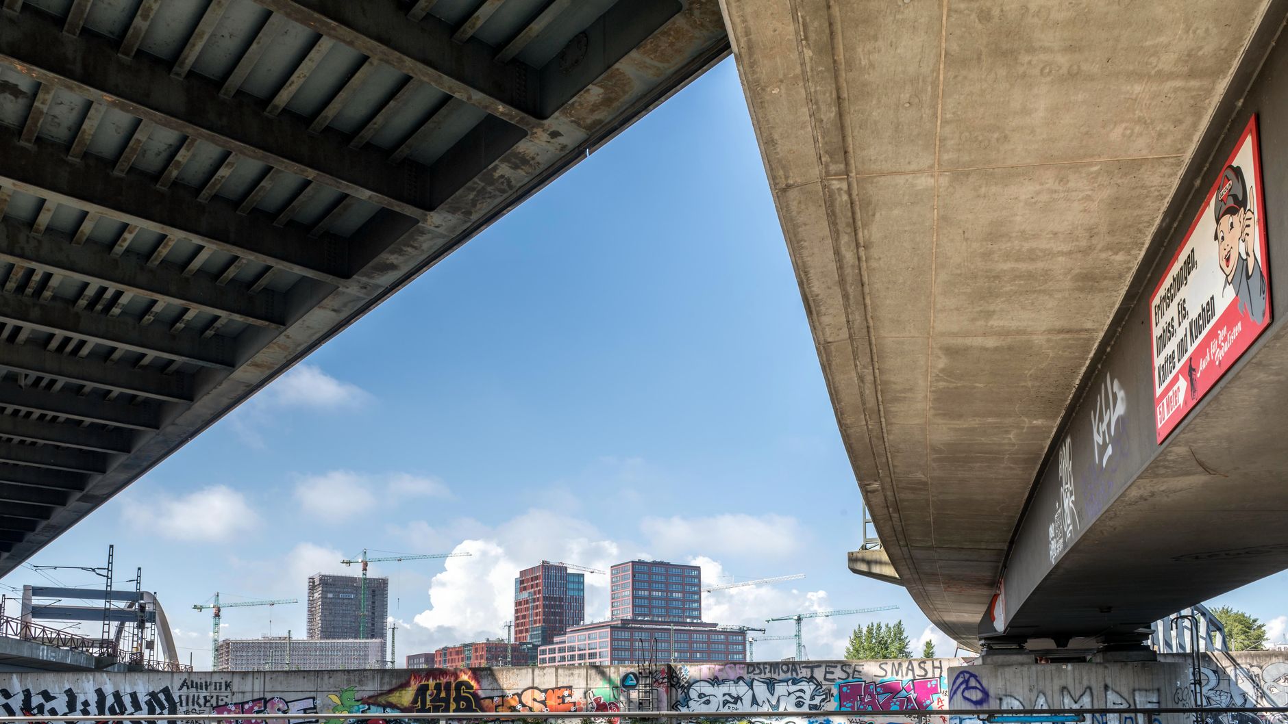 A28 otoyolu üzerindeki Hardenbergerbrug köprüsü