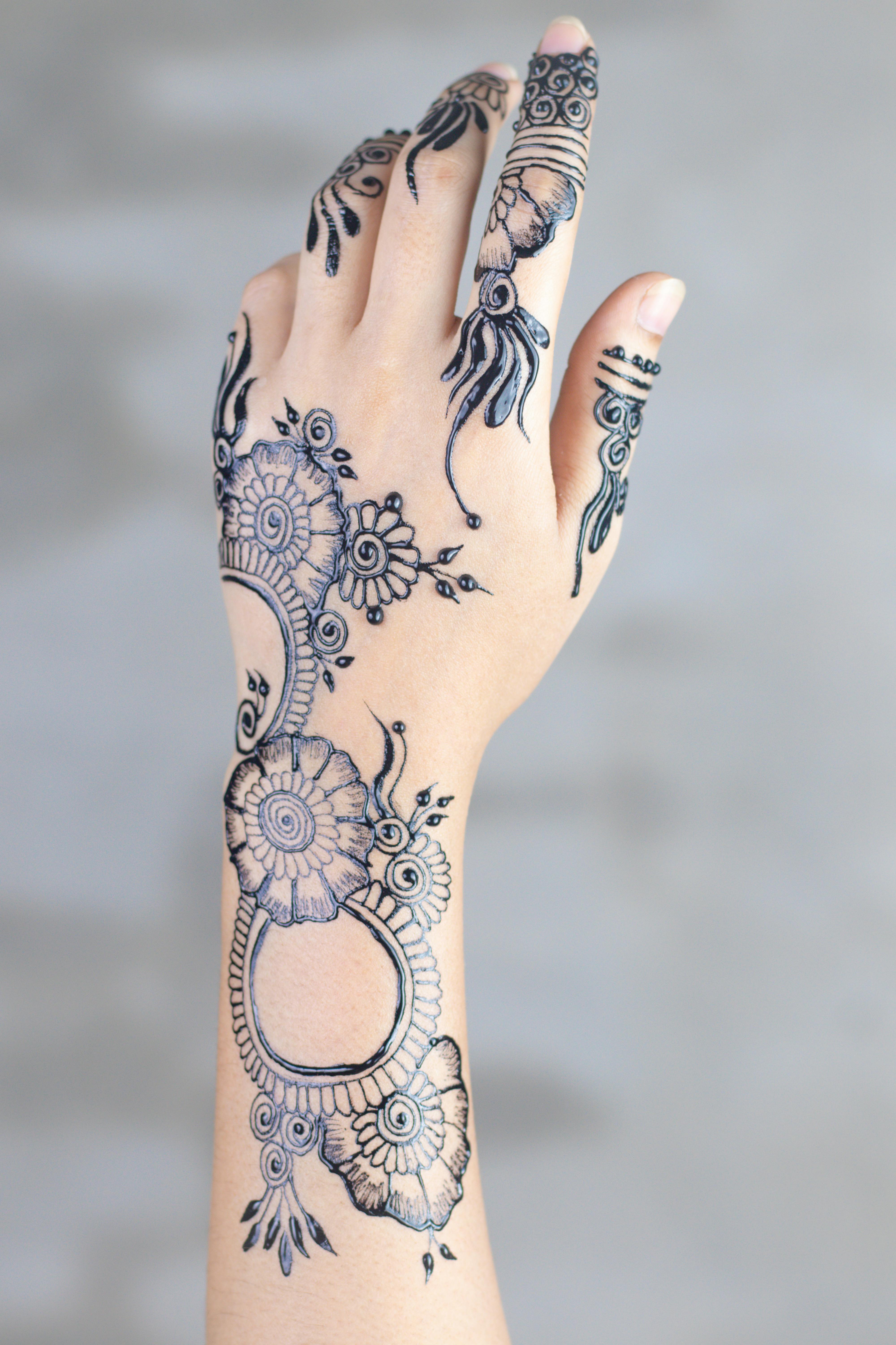 Free stock photo of arabic mehndi, arabic mehndi design, butterfly tattoo