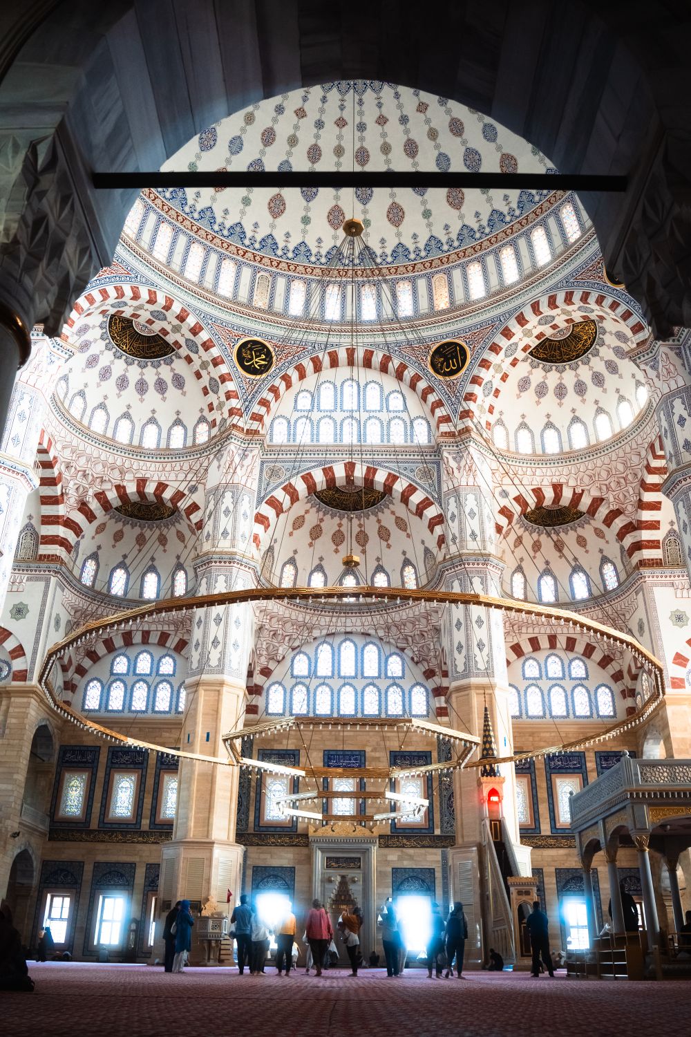 Mosque Adamar Interior of the Sabanci Merkez Mosque in Adana, Turkey · Free Stock Photo
