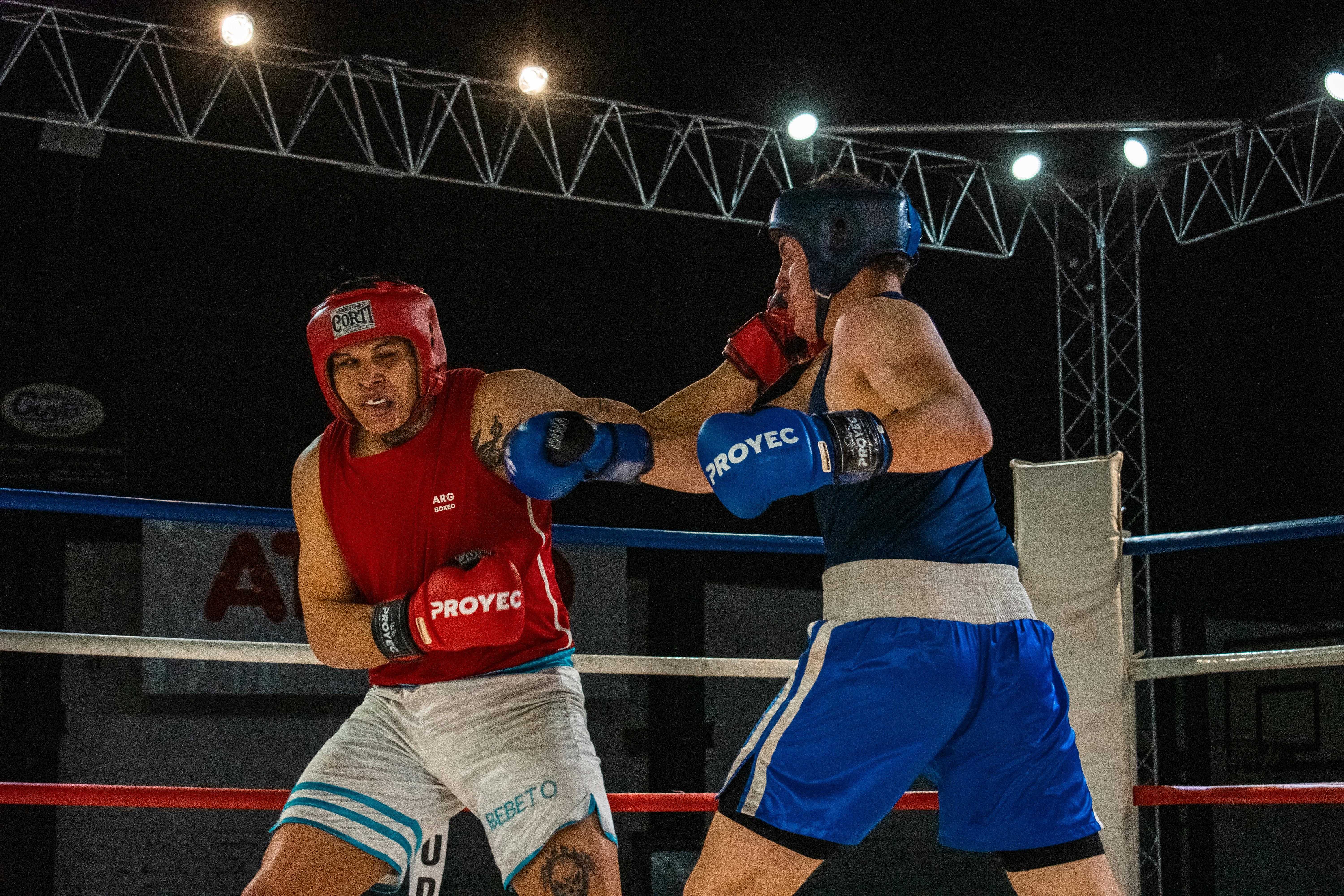 amateur fighting in ring