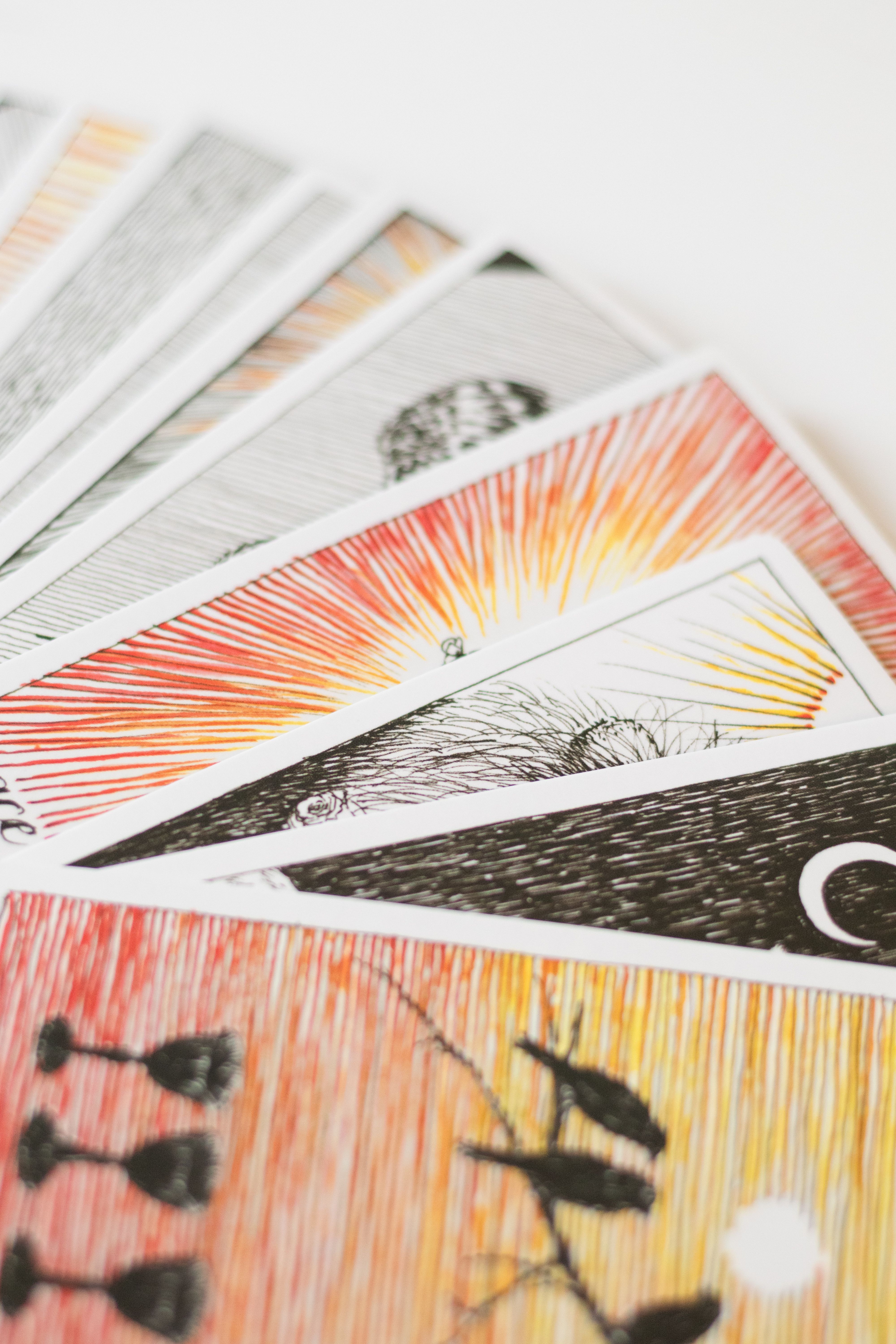 Mazo De Tarot Prisma Visions, 78 Cartas, En Caja De Hierro, Con Guía, Para Adivinación Y Colección