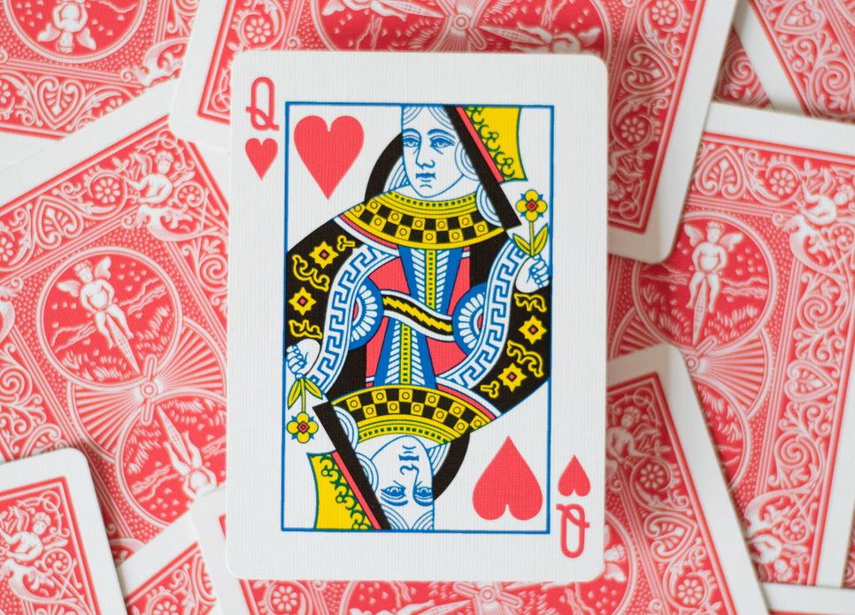 Online Casino: Spielautomaten und Live-Spiele im Überblick