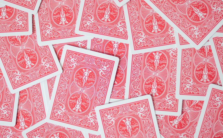 Online Casino: Spielautomaten und Live-Spiele im Überblick
