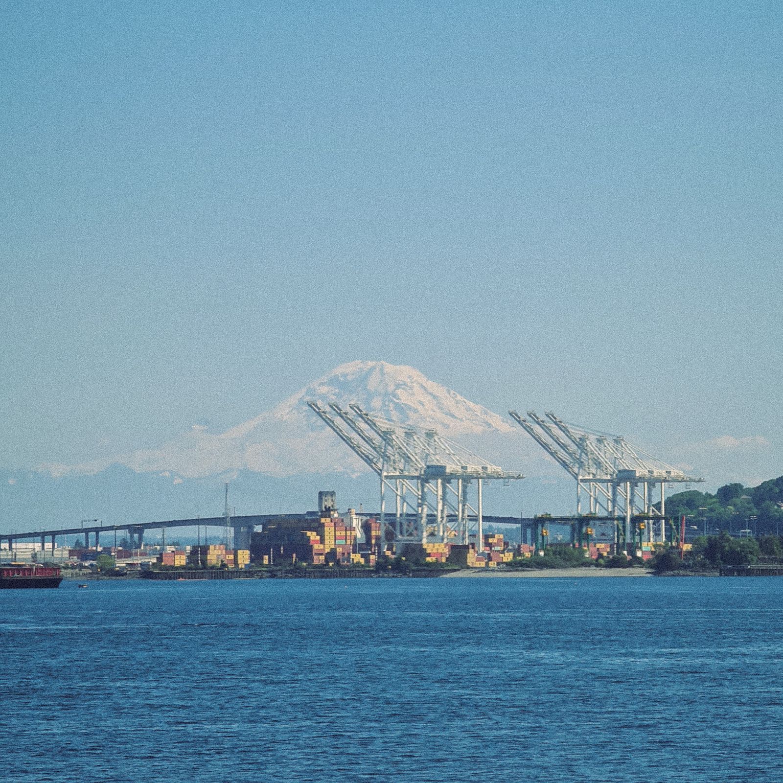 International shipping port and containers
