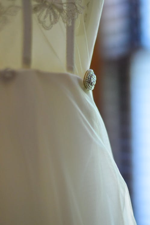 Foto d'estoc gratuïta de detalls, preparant-se, vestit de núvia