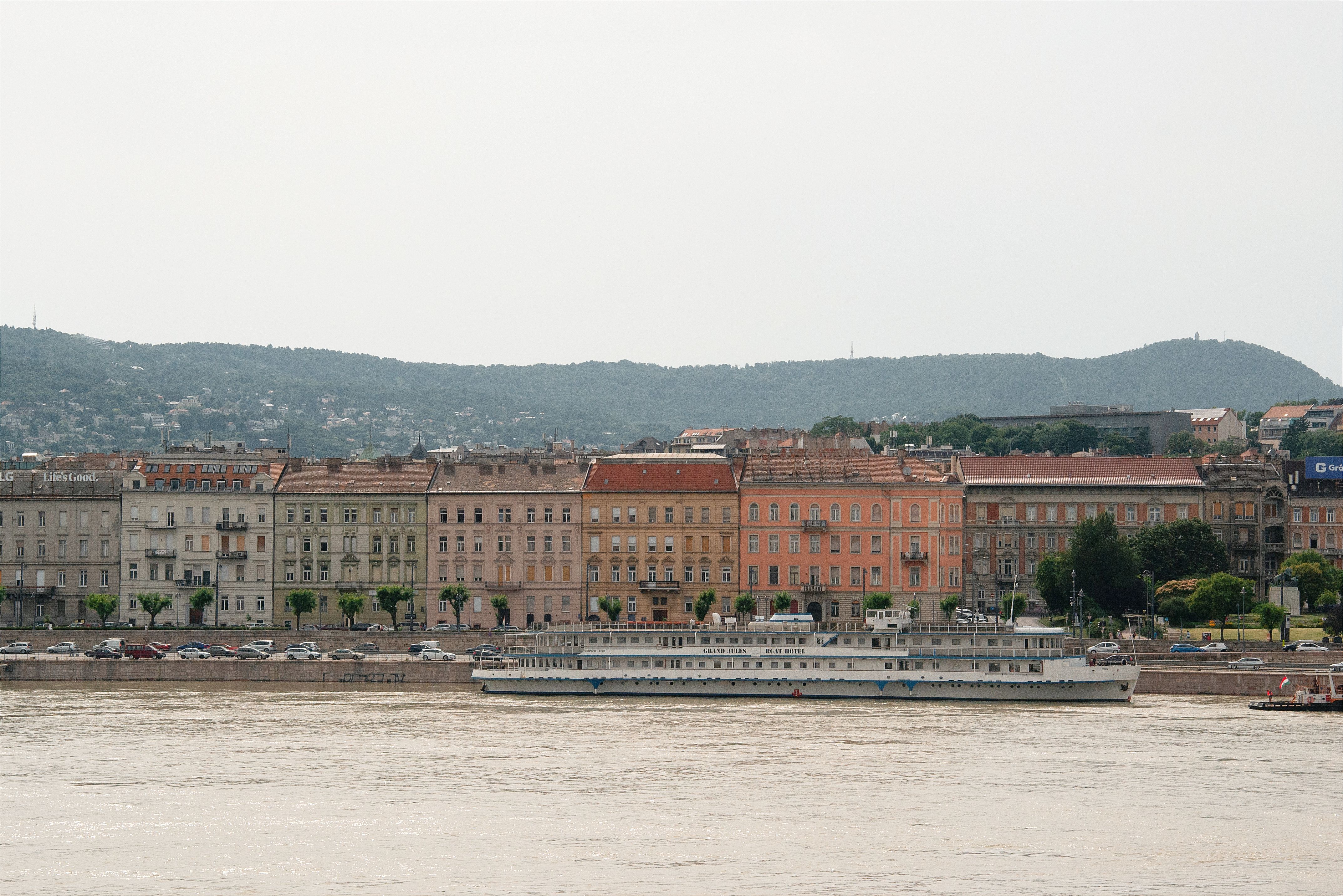 Row of Tenements by River in Budapest · Free Stock Photo