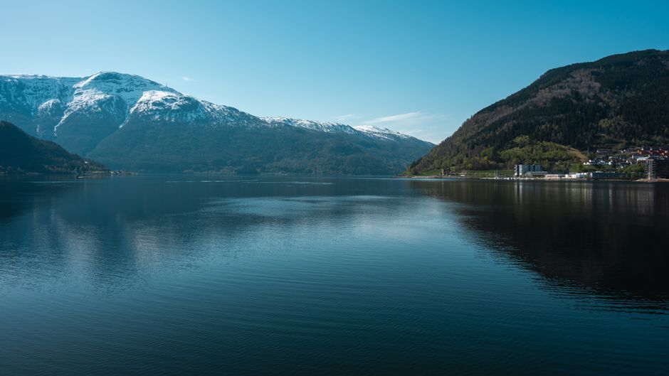 Danau Zamrud: Keajaiban Alam yang Memukau Danau Zamrud: Keajaiban Alam yang Memukau
