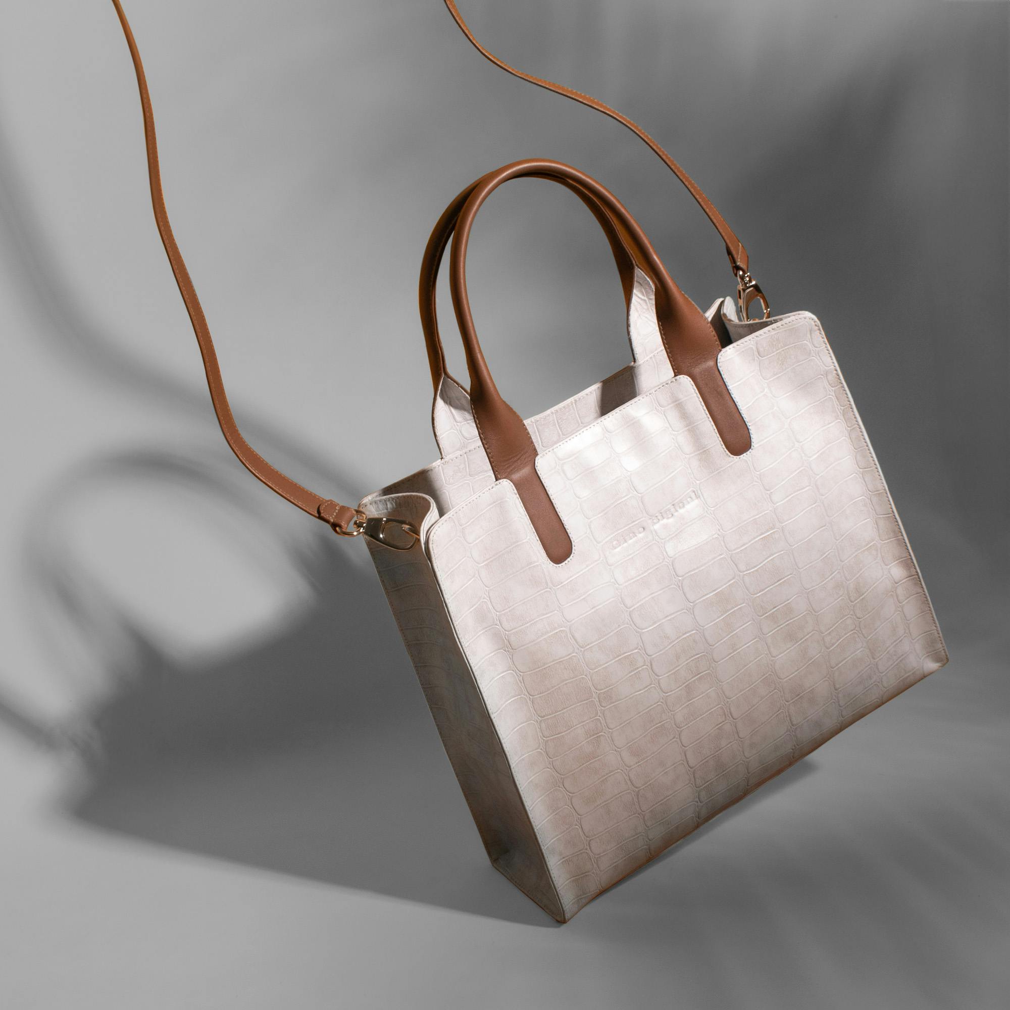 Ilmainen kuvapankkikuva tunnisteilla ampua, asuste, beige Kuvapankkikuva