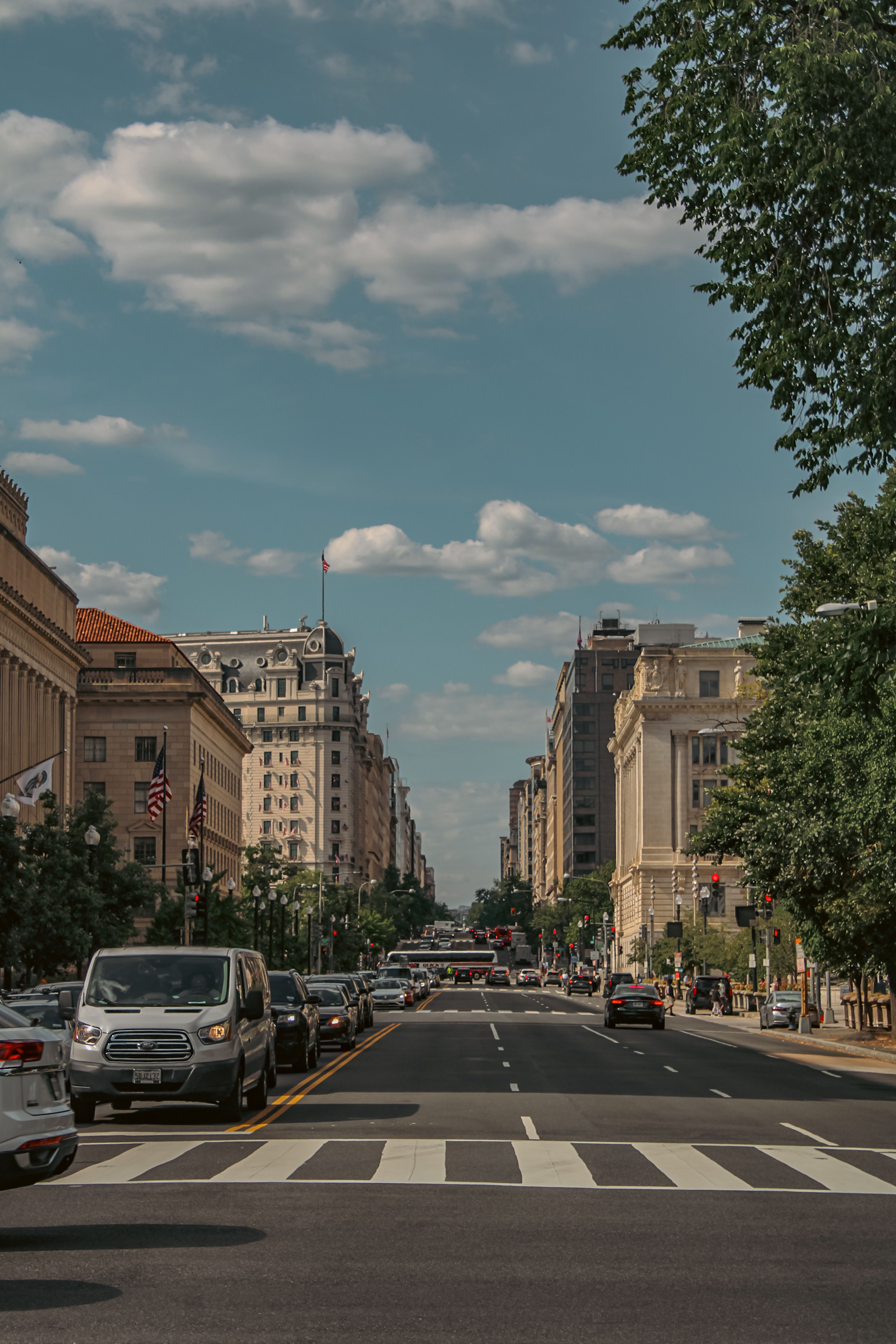 Traffic on the street in Washington DC · Free Stock Photo