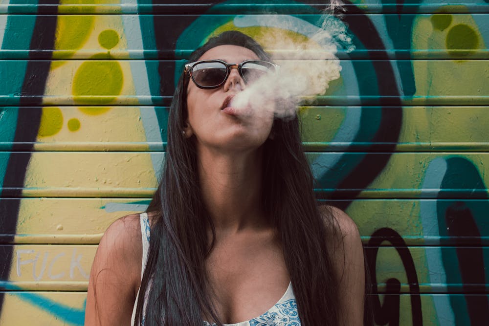 Smoking Girl @pexels