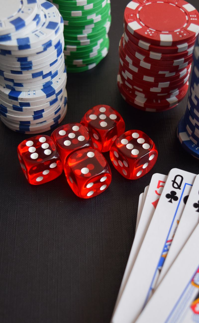 How to Control the Pot in Poker: Strategy for Managing Risk (2026)