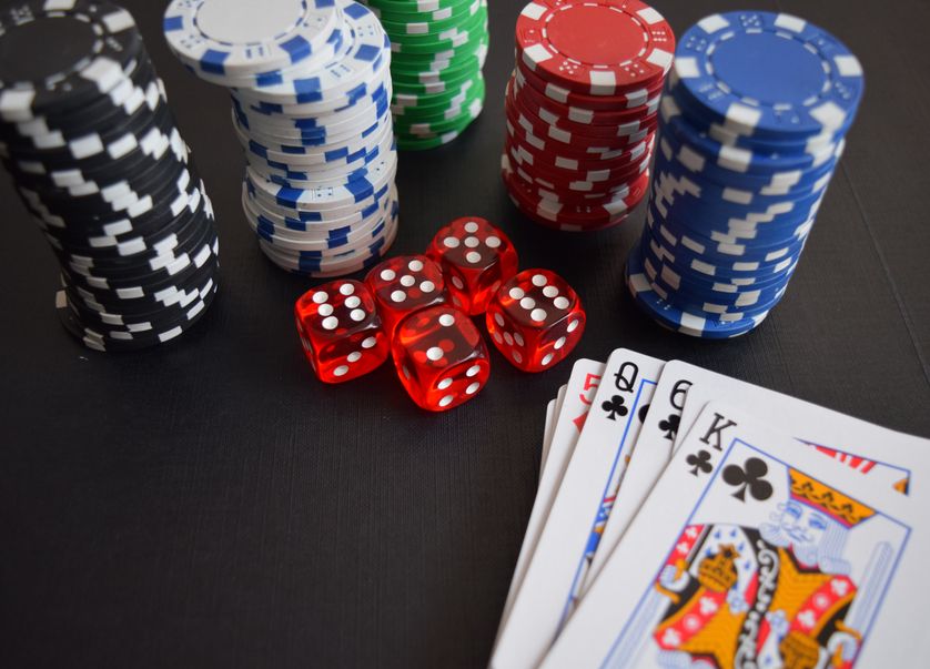 Online Casino: Spielautomaten und Live-Spiele im Überblick