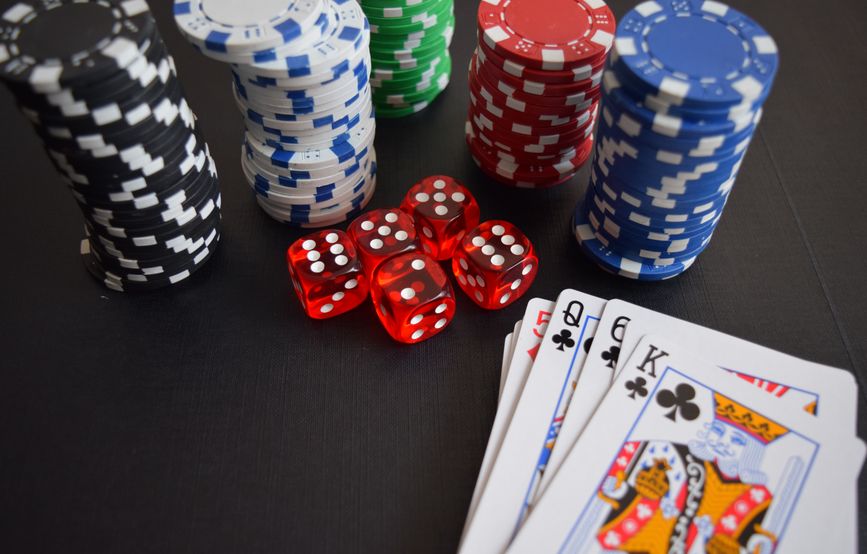 Online Casino: Spielautomaten und Live-Spiele im Überblick