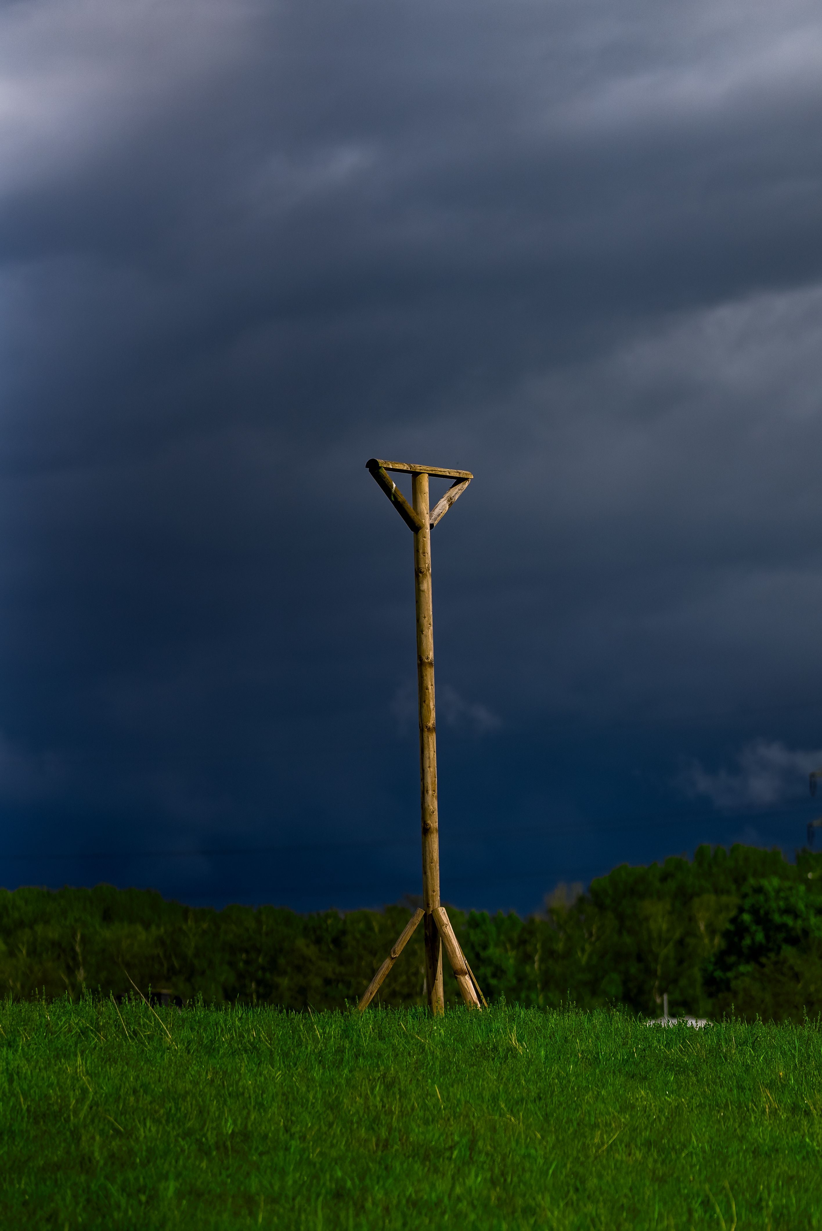 Wooden Standing Structure on Meadow · Free Stock Photo