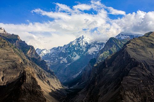 Free Explore the stunning snowcapped peaks and rocky landscapes of Hunza Valley. Stock Photo