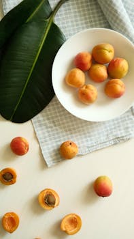 Apricot, with skin, raw