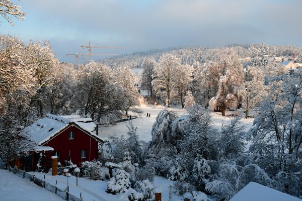 Snowy Red Cabin jigsaw puzzle