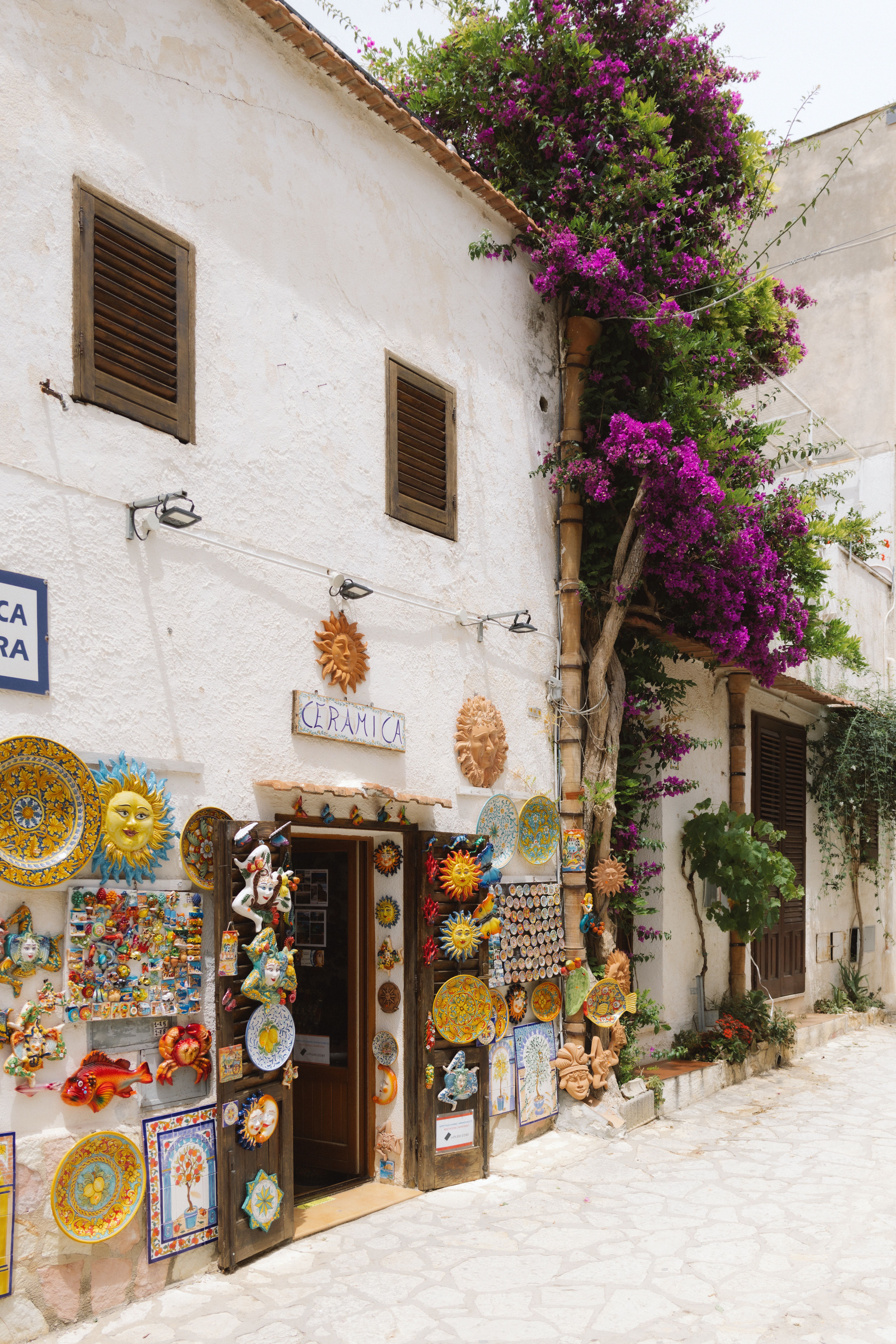 Exterior of a Shop with Ceramics · Free Stock Photo