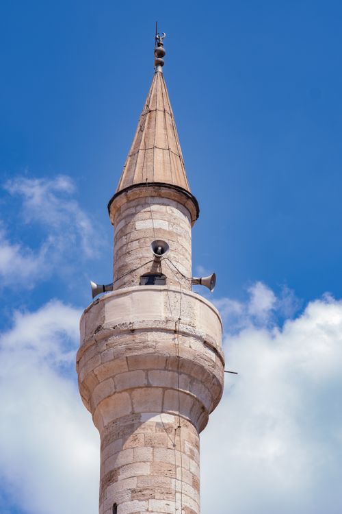 Free Close-up view of a historic minaret in İzmir, Türkiye, highlighting Islamic architecture. Stock Photo