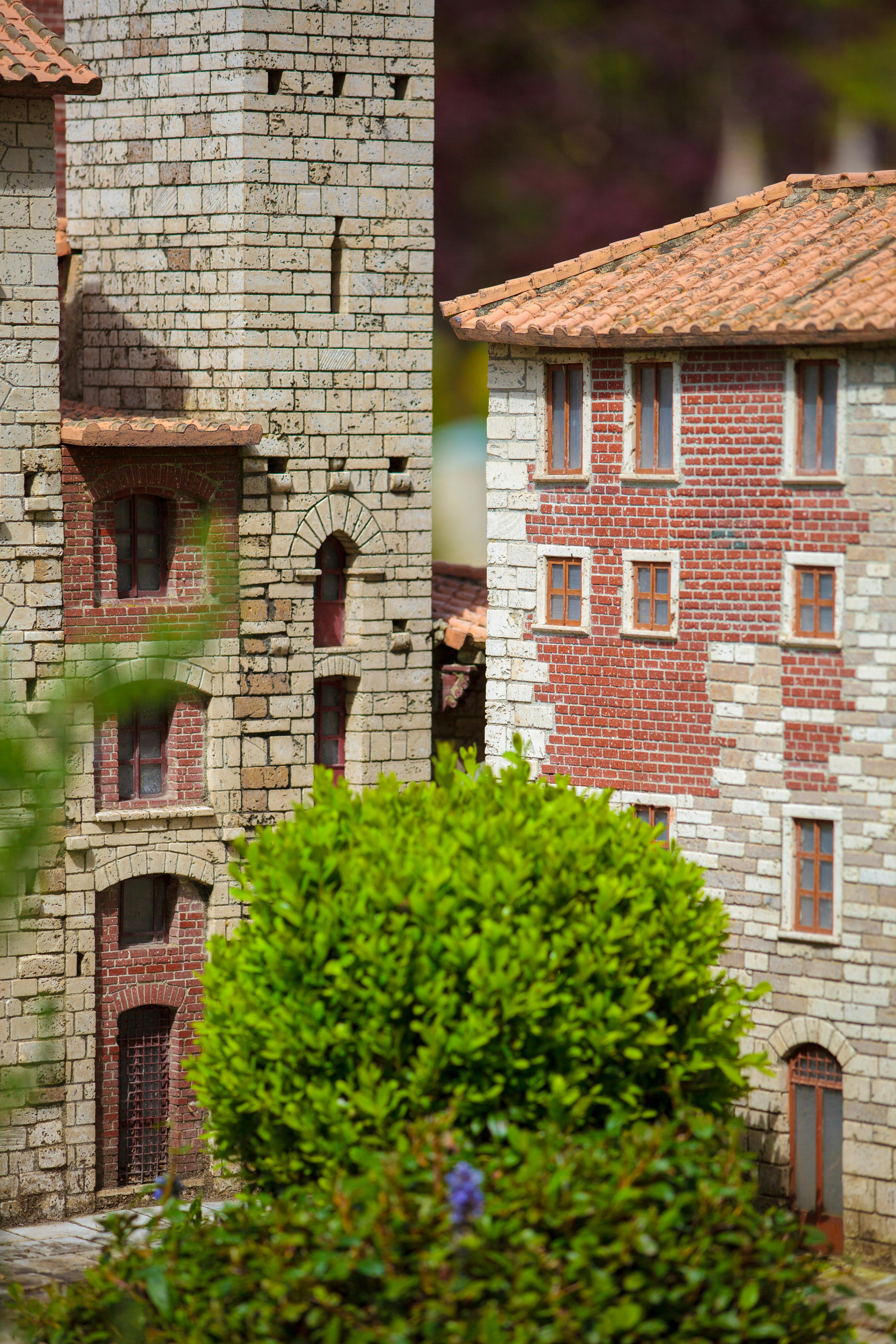 Bezpłatne Darmowe zdjęcie z galerii z architektura, architektura historyczna, architektura skalowa Zdjęcie z galerii