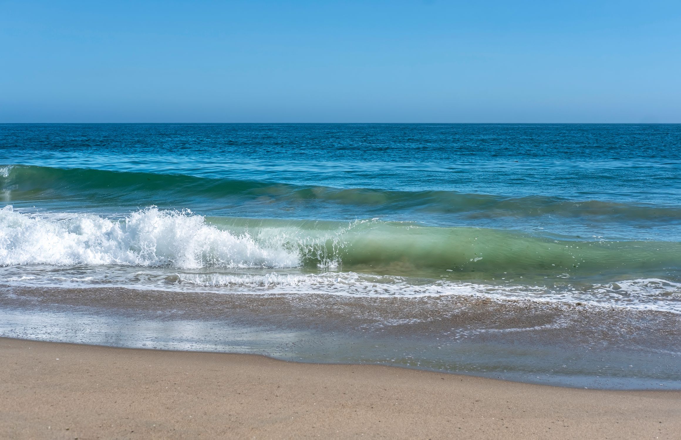 Wave Washing View of Waves Washing Up the Beach · Free Stock Photo
