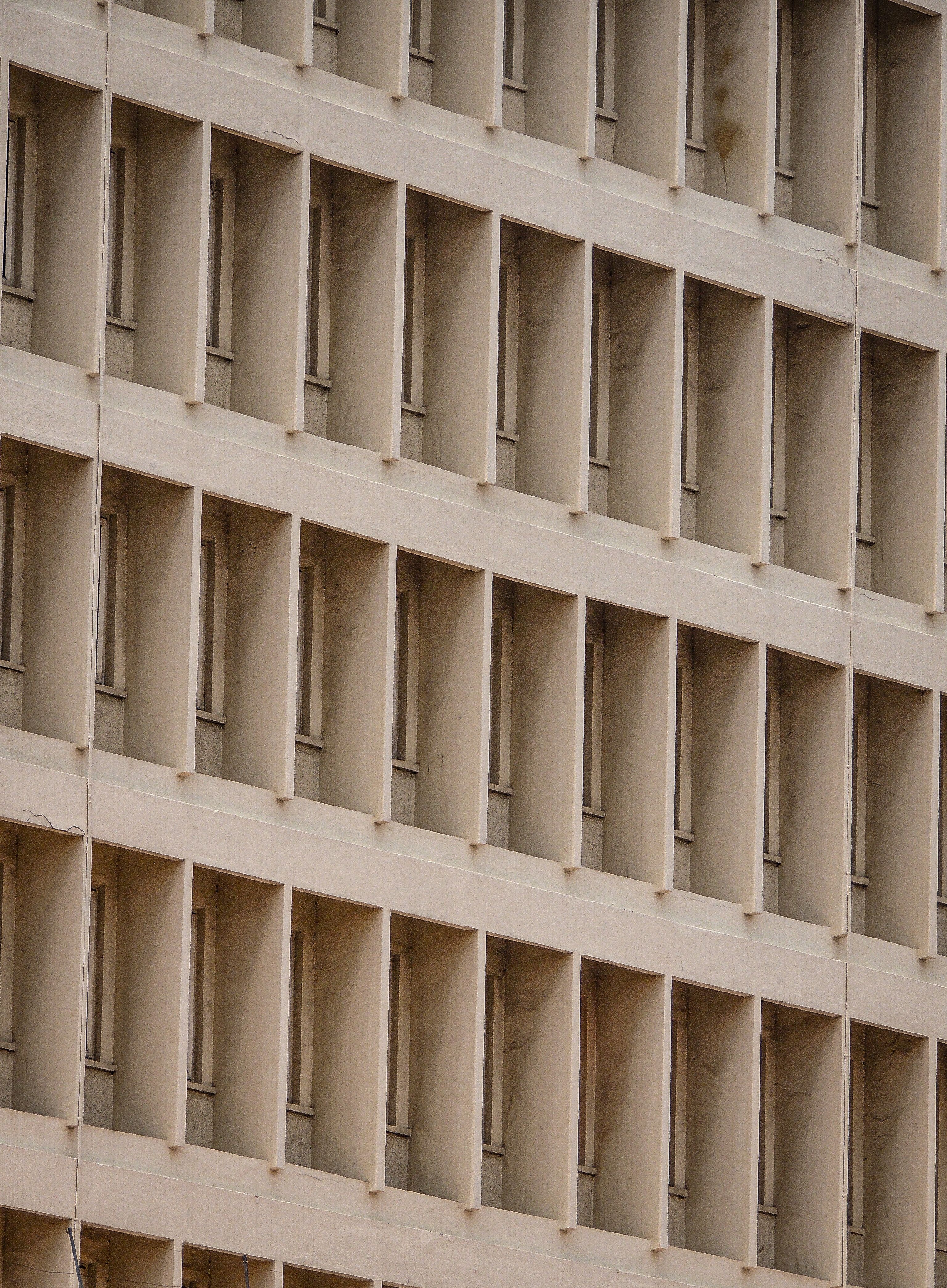 Windows in a House Building · Free Stock Photo