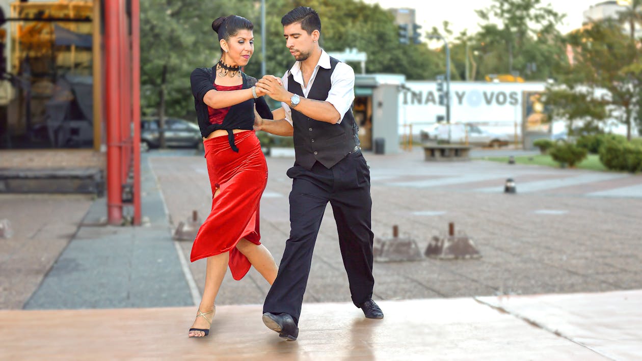 danseurs de tango dans une rue de Buenos Aires,