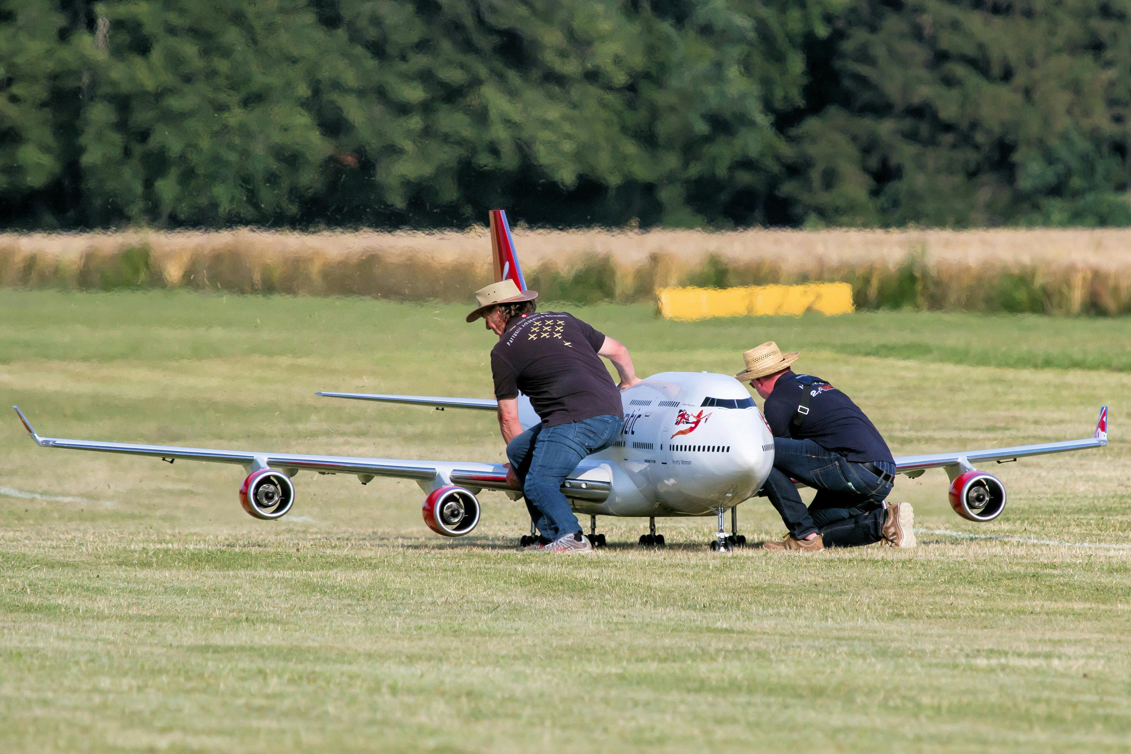 Gratis lagerfoto af aeromodelling, at fange flyvning, baneopsætning Lagerfoto
