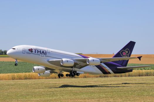 Thai airways boeing 747-400