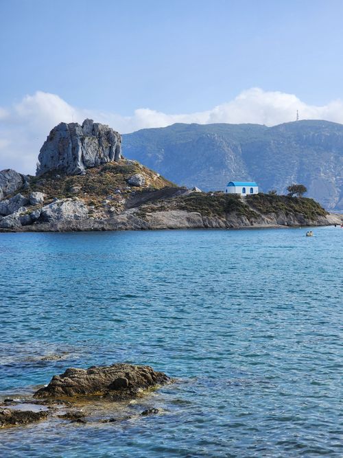 Rock Formation on the Island · Free Stock Photo