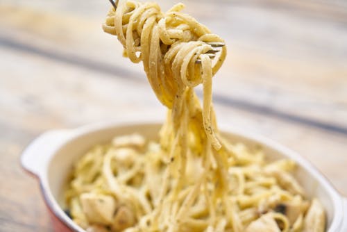 Photographie En Gros Plan De Pâtes à La Sauce Blanche