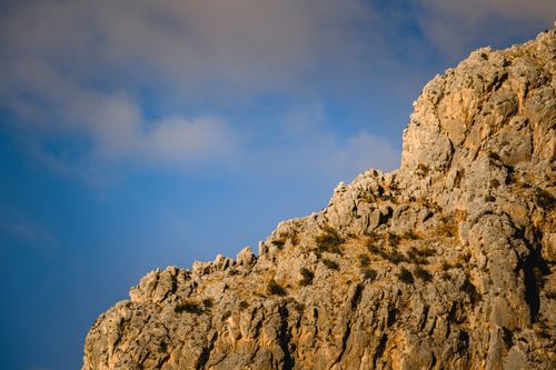 Free Captivating rock formation under a clear sky, showcasing natural geology. Stock Photo