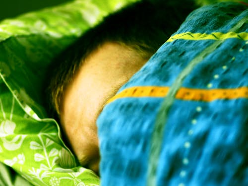 사람, 자고 있는, 코트의 무료 스톡 사진