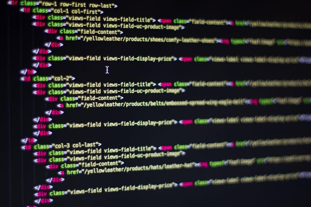 Écran affichant du code informatique