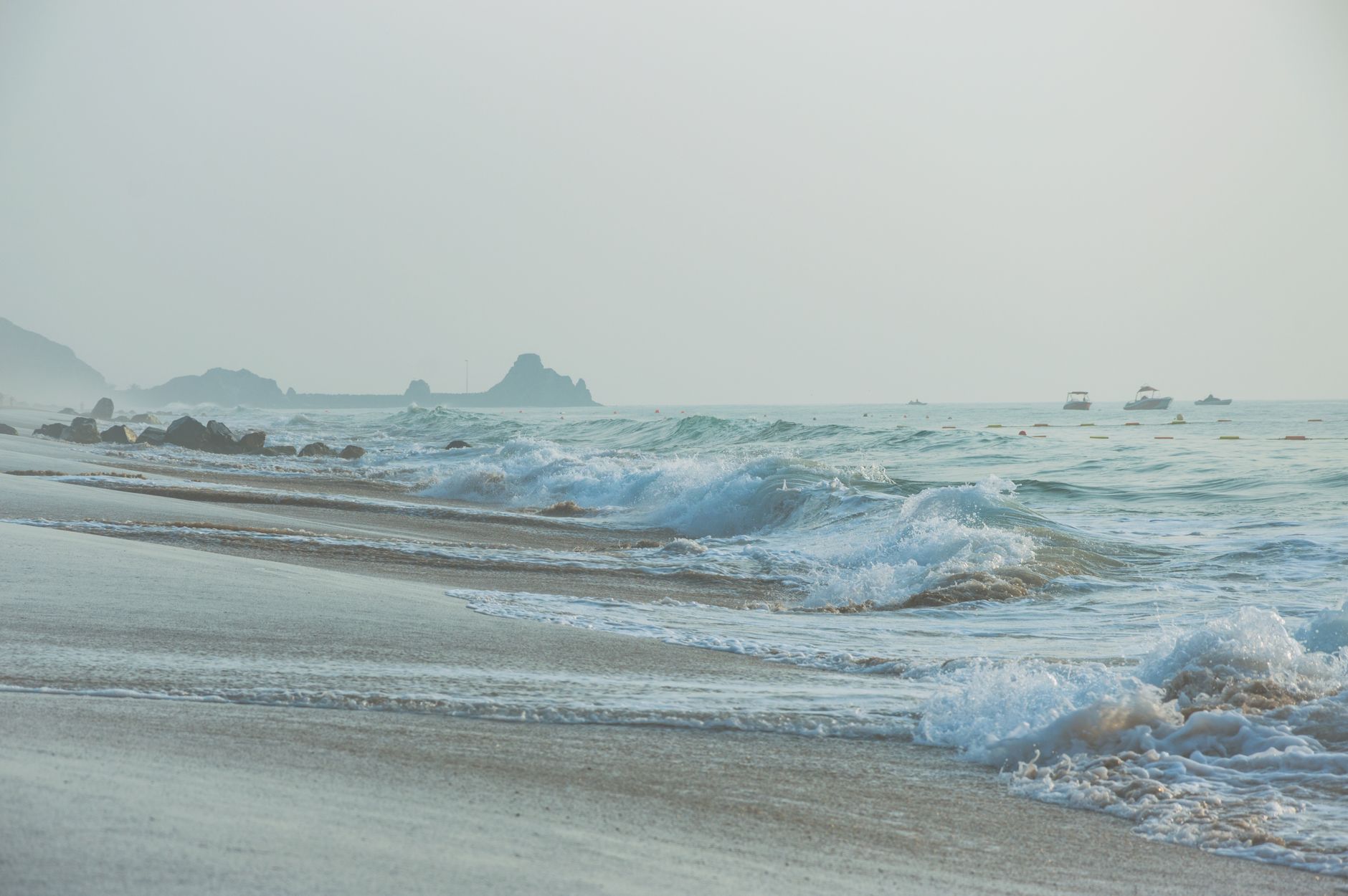 A quiet beach in Cape Verde — photo by Vika Glitter / Pexels