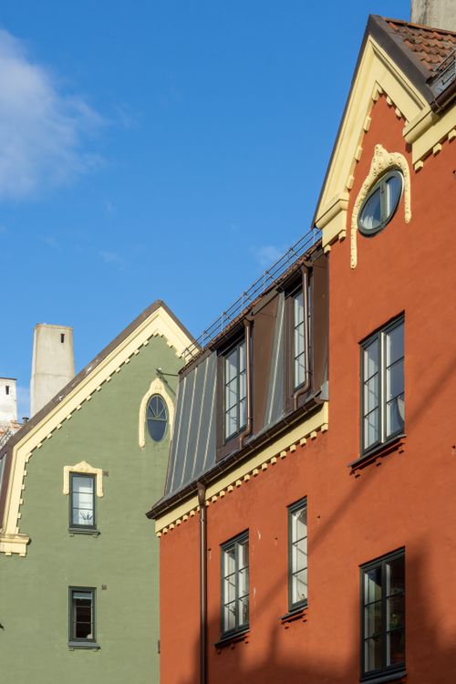 Free Colorful gabled buildings in Oslo on a clear day, showcasing urban architecture. Stock Photo