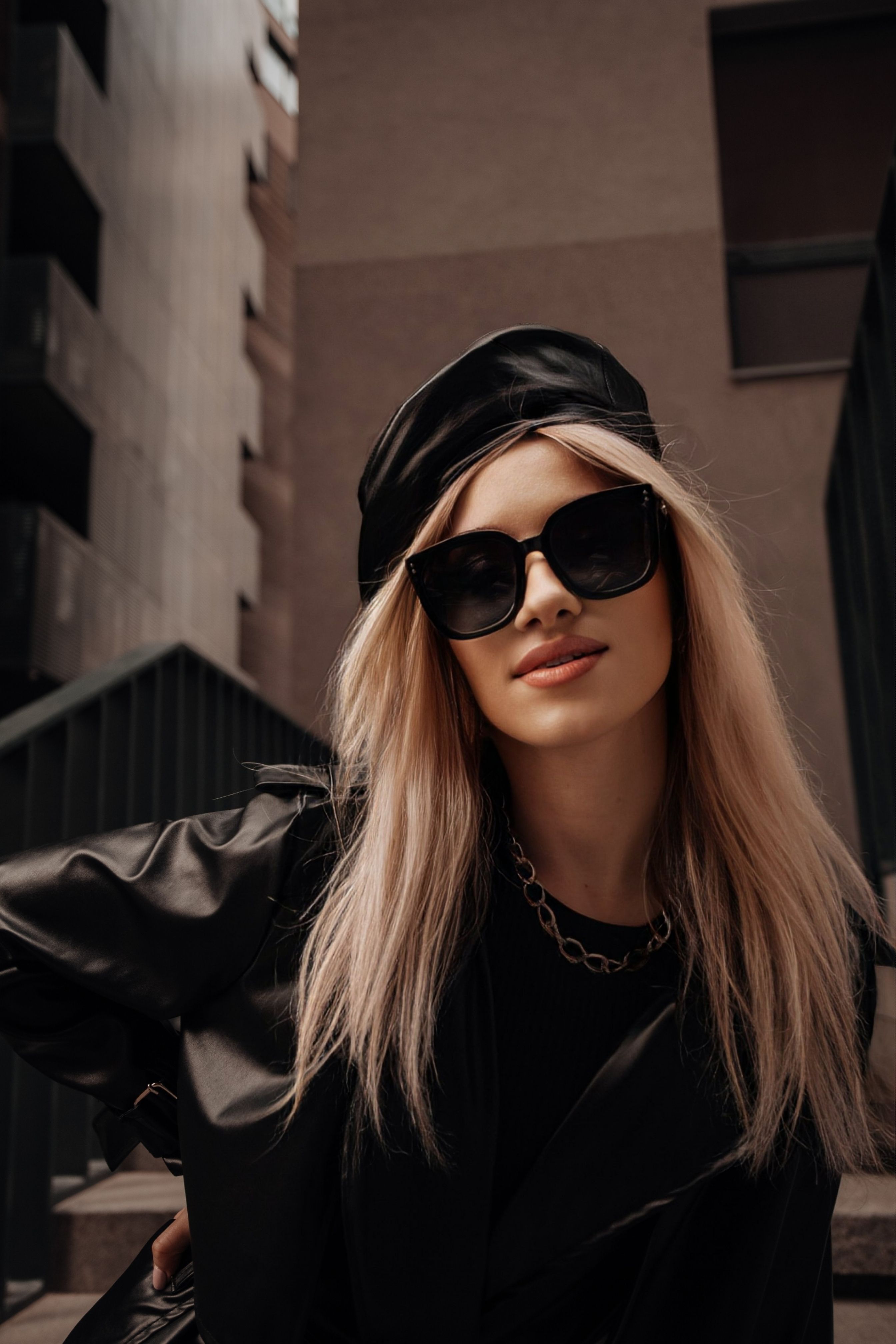 Portrait of Blonde Woman in Beret and Sunglasses · Free Stock Photo