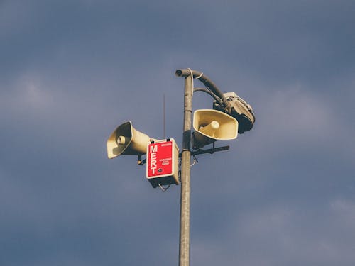 Stay Informed Without Power or Wi-Fi