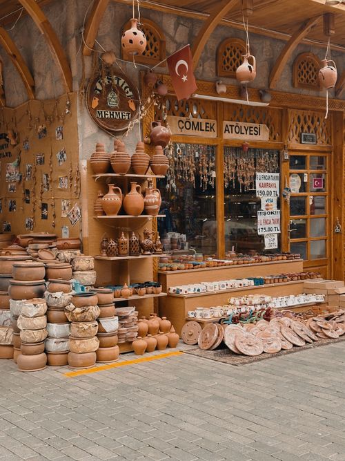 Free Discover the rich clay pottery offerings at a traditional shop in Selçuklu, Konya, Türkiye. Stock Photo