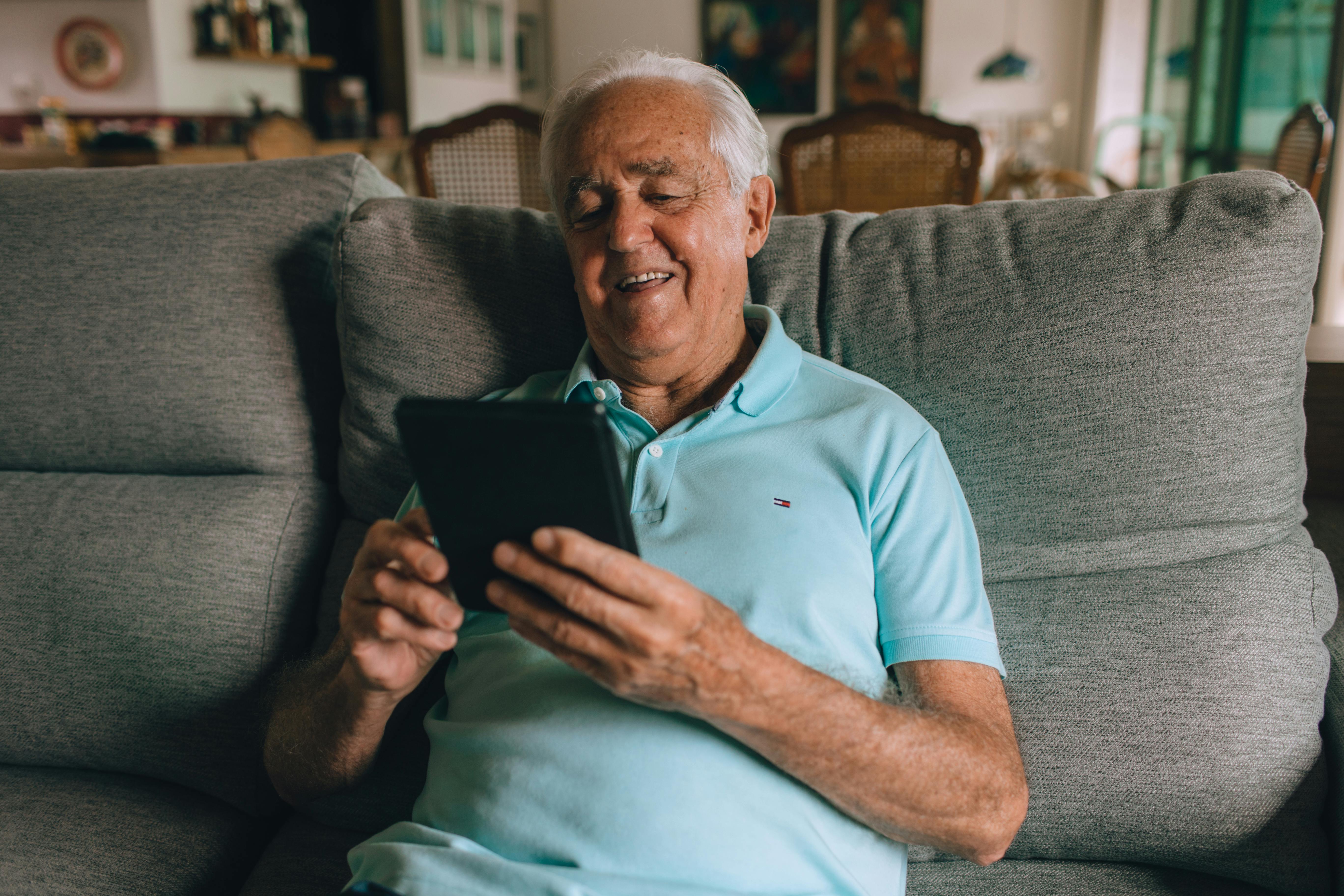 Screen Time Meets Self-Care: Why Corporate Wellness is Moving to Our Home Screens - ilounge.com — Photo by Helena Lopes on Pe