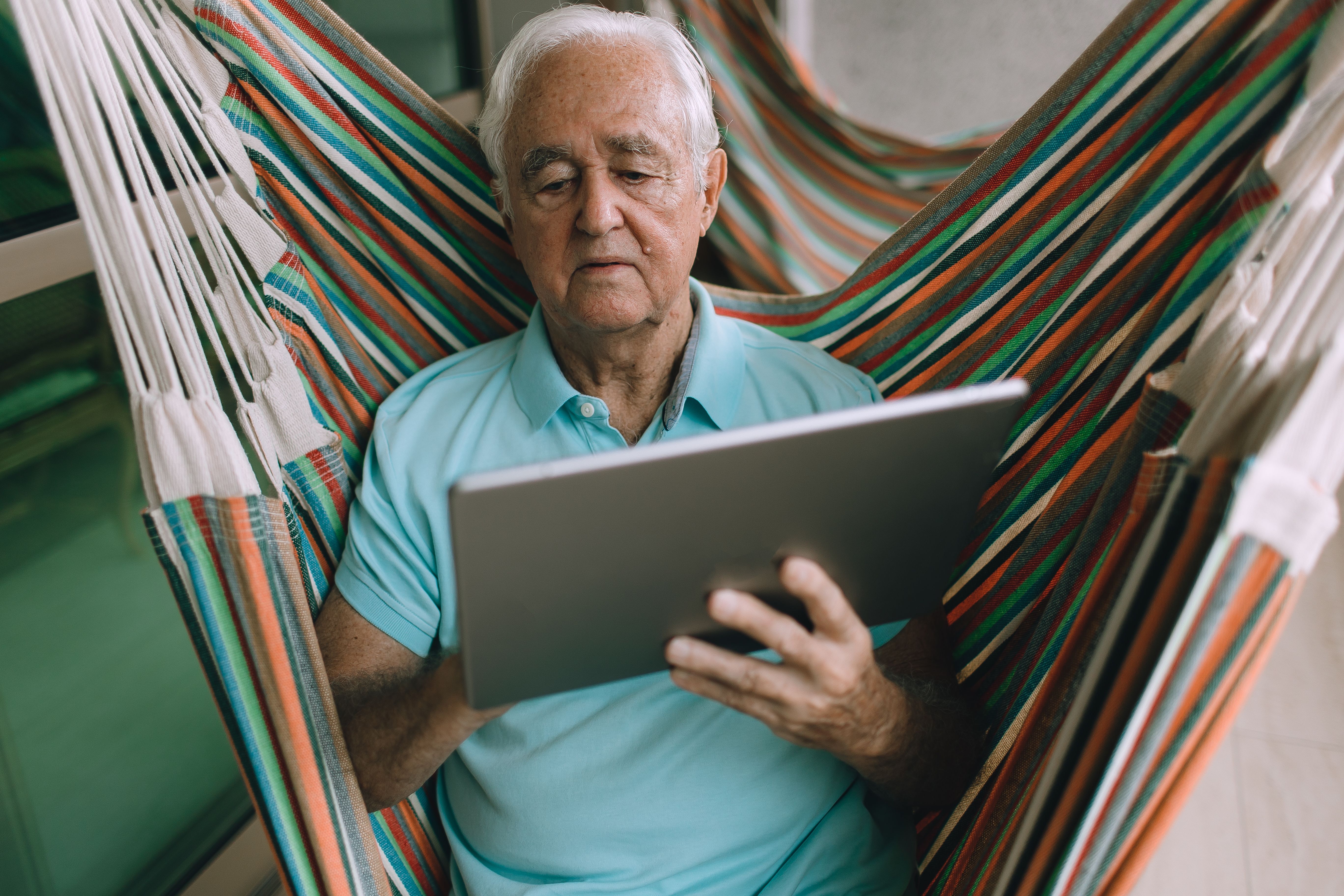 'Retire by 30' author explains the 'lazy way' of investing that helped him hit financial independence — Photo by Helena Lopes