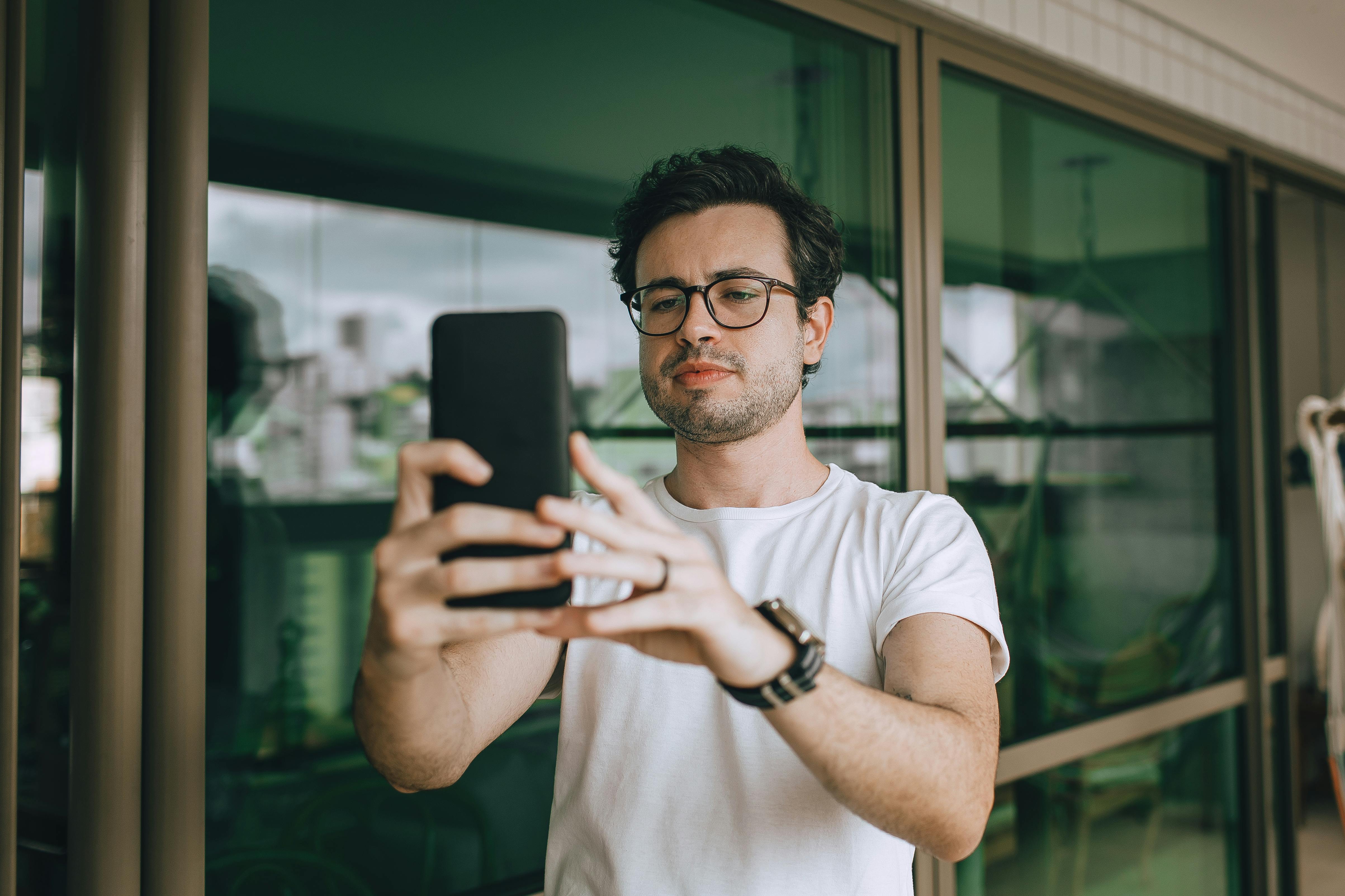 Gratuit Imagine de stoc gratuită din aparat foto digital, auto portret, bărbat tânăr Fotografie de stoc