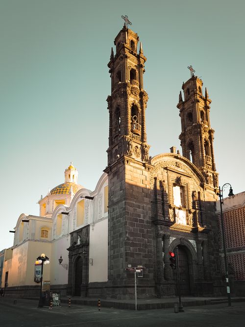 Free Stunning vertical view of the historic Nuestra Señora de la Luz in Puebla, Mexico, during daytime. Stock Photo