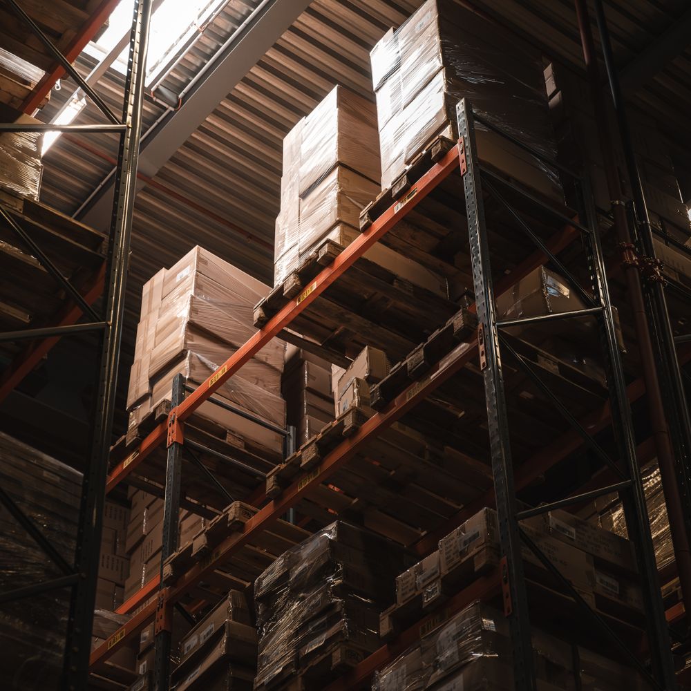 Saint Combs — professional packers wrapping and boxing belongings