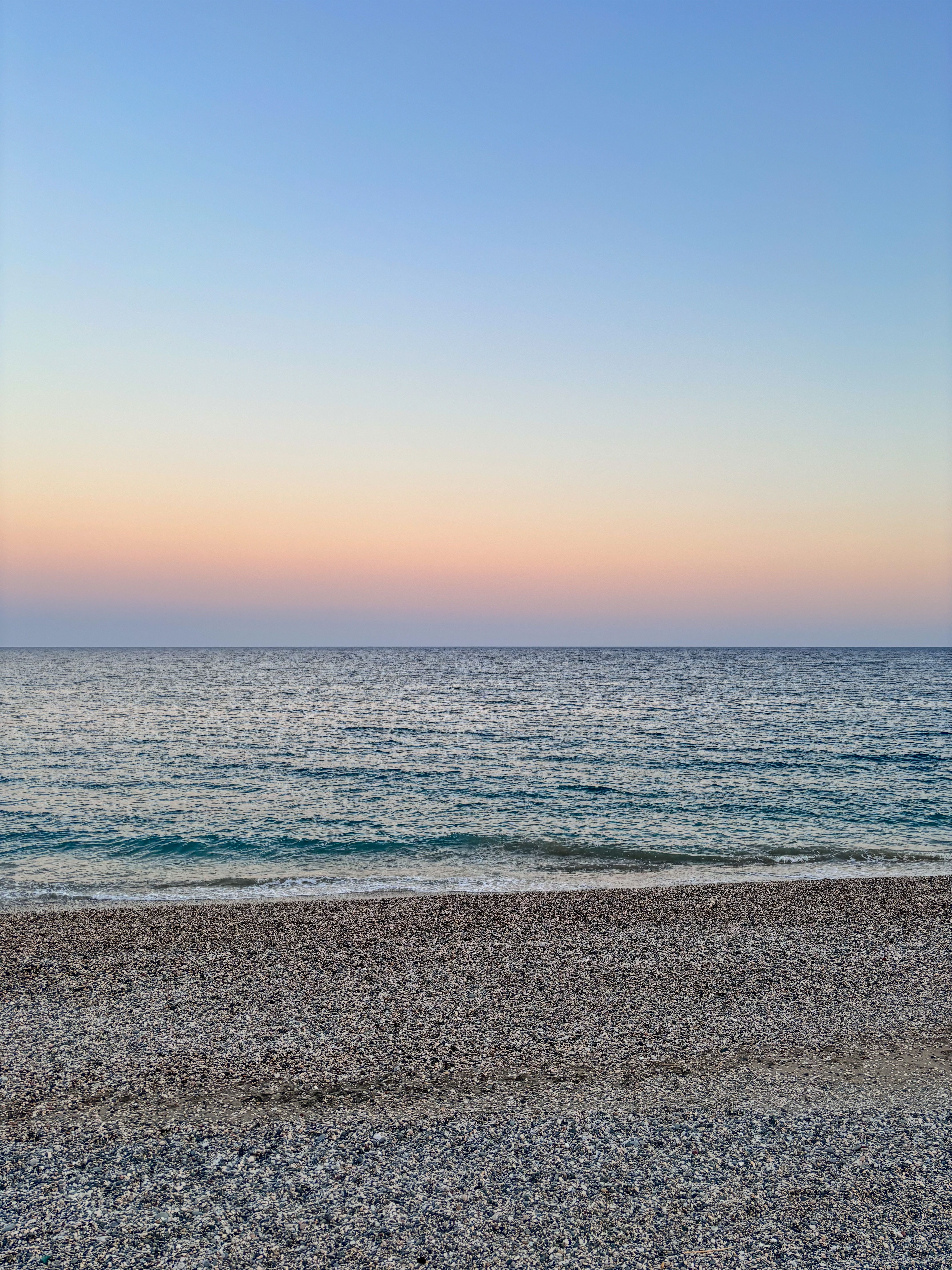 Clear Sky over Seashore at Dawn · Free Stock Photo