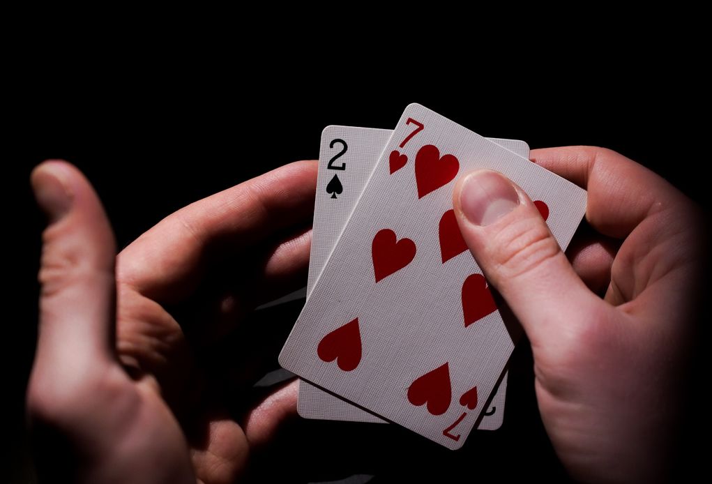 Online Casino: Spielautomaten und Live-Spiele im Überblick